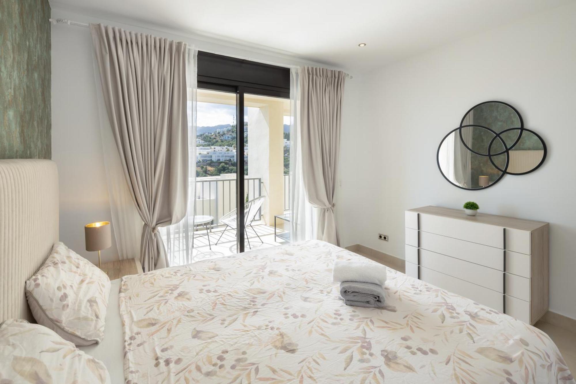 Spectacular Views - Luxury Apartment In Resort - Marbella Hills Zewnętrze zdjęcie