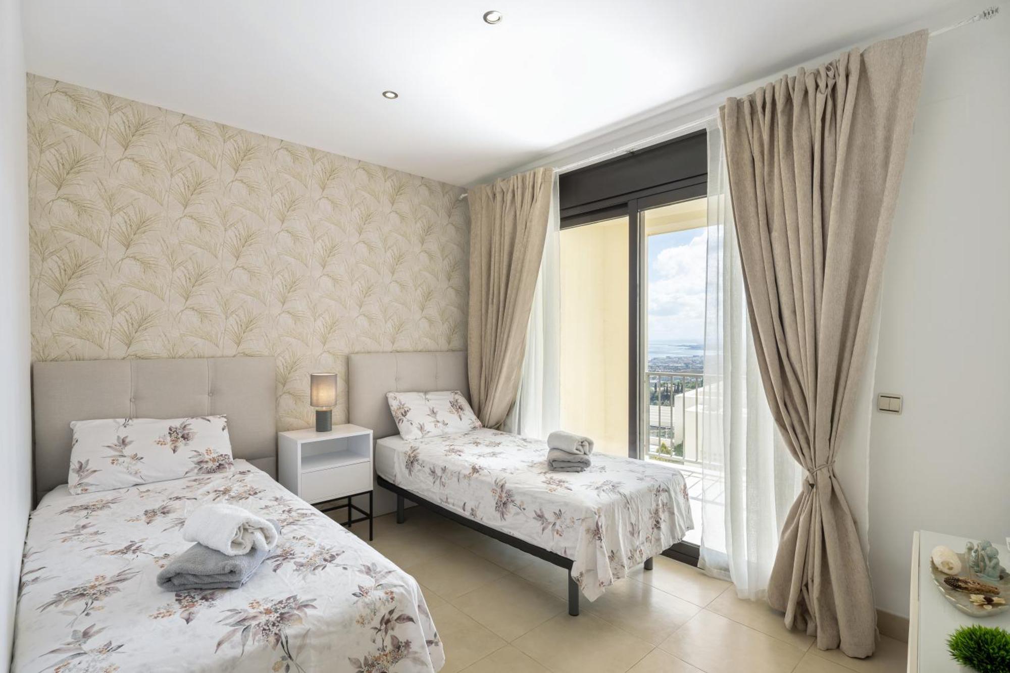 Spectacular Views - Luxury Apartment In Resort - Marbella Hills Zewnętrze zdjęcie